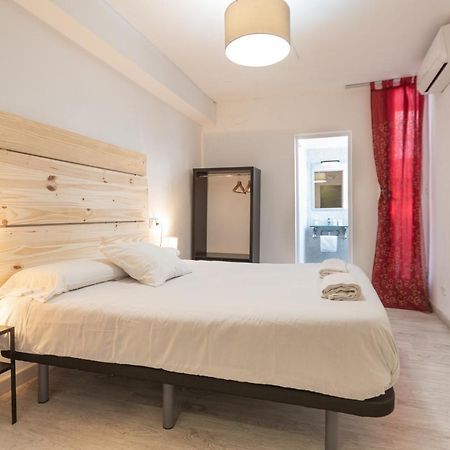 Хостел Easy Sants By Bossh! (Adults Only) Барселона Экстерьер фото