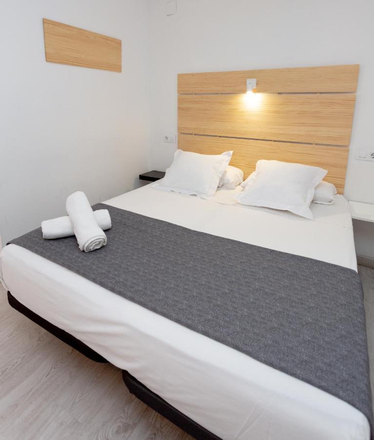 Хостел Easy Sants By Bossh! (Adults Only) Барселона Экстерьер фото