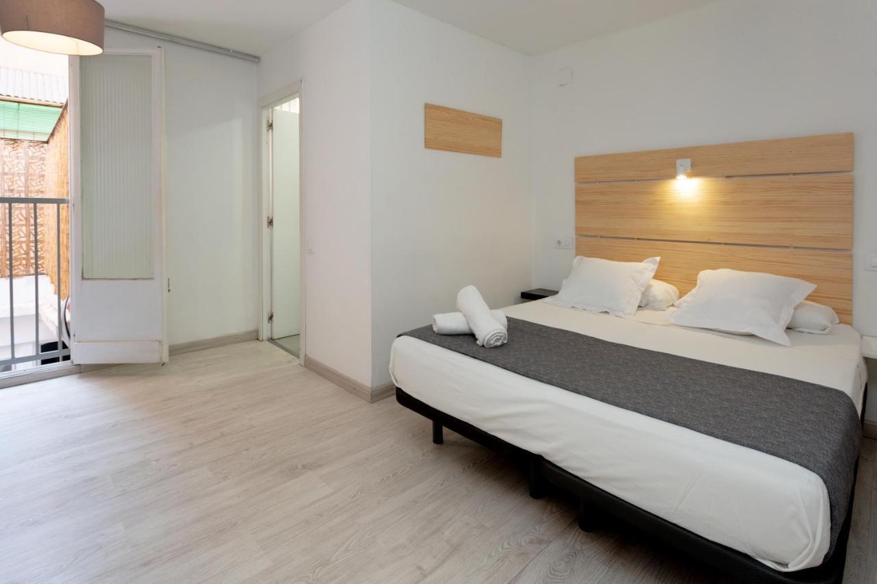 Хостел Easy Sants By Bossh! (Adults Only) Барселона Экстерьер фото