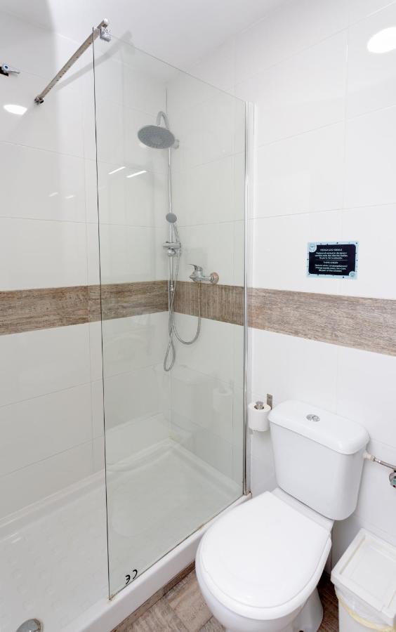 Хостел Easy Sants By Bossh! (Adults Only) Барселона Экстерьер фото