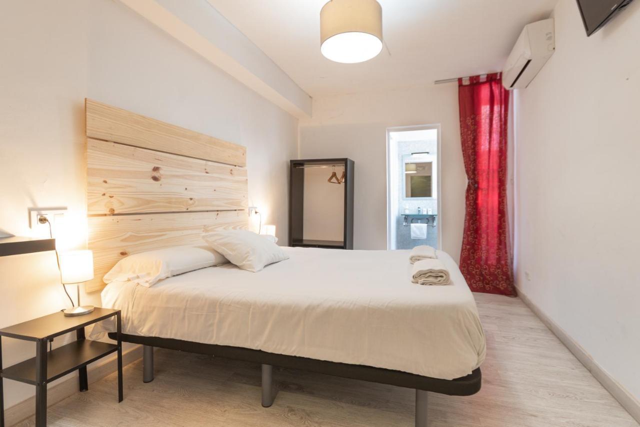 Хостел Easy Sants By Bossh! (Adults Only) Барселона Экстерьер фото